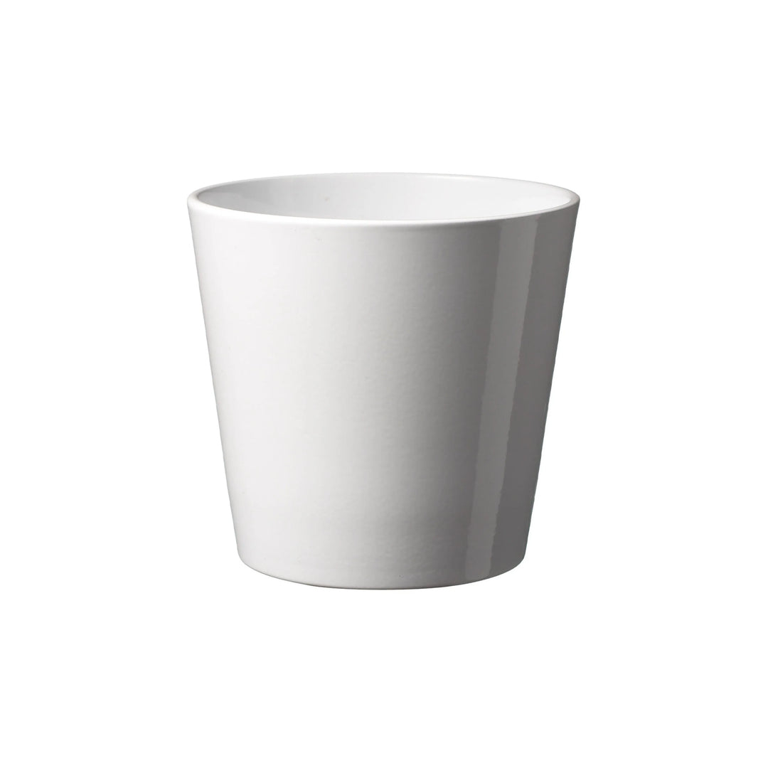 Vaso tondo Dallas in ceramica bianca lucida, dal profilo conico e superficie liscia, isolato su sfondo bianco