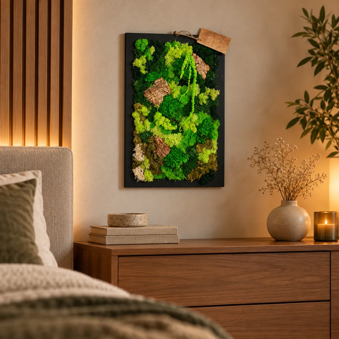 Quadro di muschio stabilizzato rettangolare 45x33 cm in camera da letto sopra il comodino, verde naturale senza acqua né luce