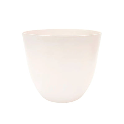 Reiner konischer Becher mit einem Durchmesser von 22 cm
