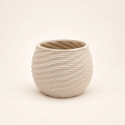 Vaso Carina in ceramica Made in Italy da 10 cm, color avorio, con superficie ondulata